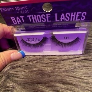 Bat Those Lashes (Ardell style) 141